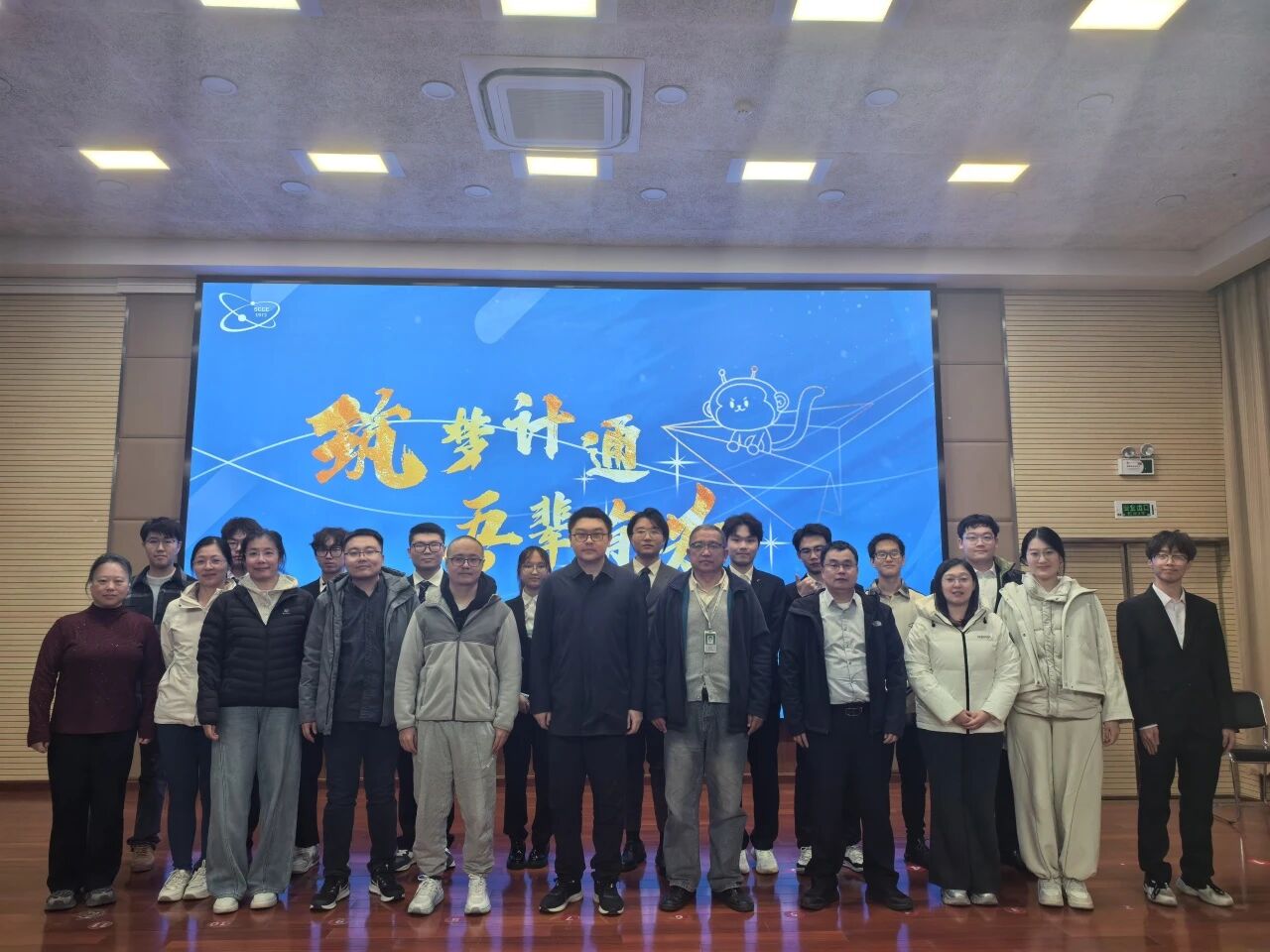 04194b21c13855a7bd5c944aa5e44e80.jpg 04194b21c13855a7bd5c944aa5e44e80.jpg