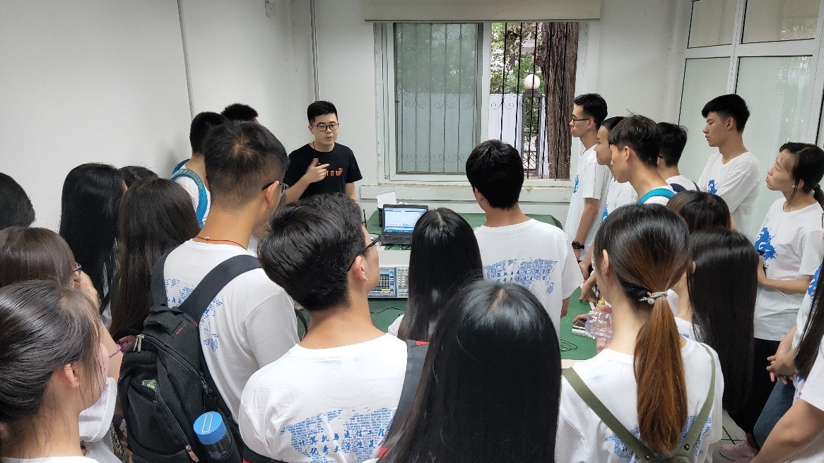 f4bfc733927f1d29af93c476321fe4e0.jpg f4bfc733927f1d29af93c476321fe4e0.jpg