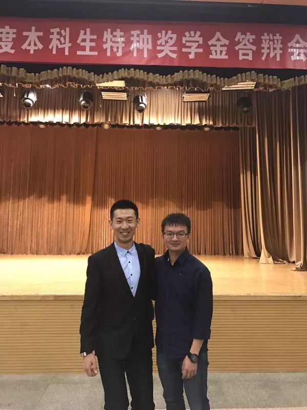 f6ddb2de5c70b5cb4b5ee50a5a7f5884.jpg 杜一鹏1.jpg